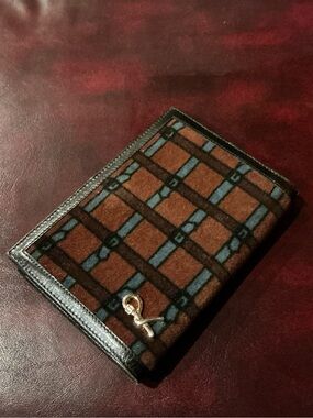 Roberta di Camerino Italian leather Foldover Wallet with coin purse.